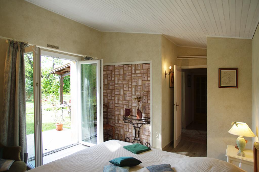 Marievalerianne Hotel Mirefleurs ภายนอก รูปภาพ