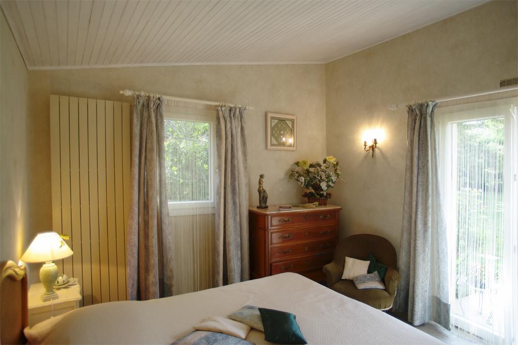 Marievalerianne Hotel Mirefleurs ภายนอก รูปภาพ
